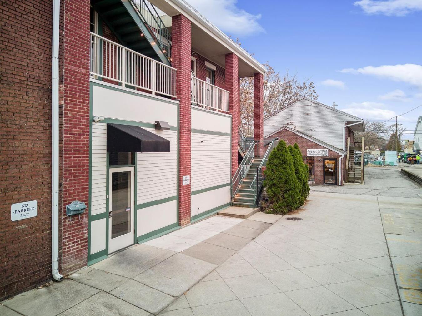 Апартаменты Lou Lou Lofts Луисвилл Экстерьер фото
