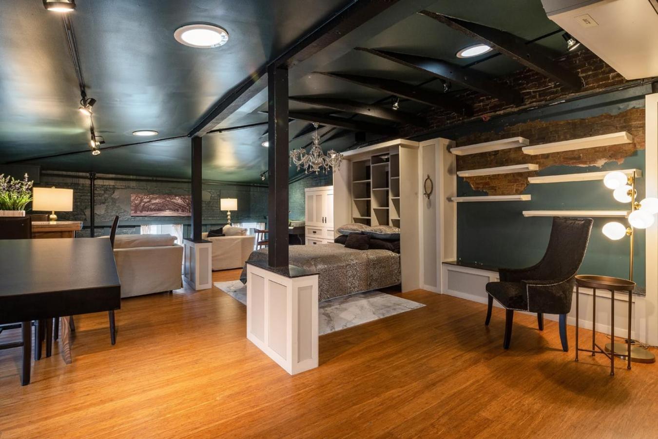 Апартаменты Lou Lou Lofts Луисвилл Экстерьер фото